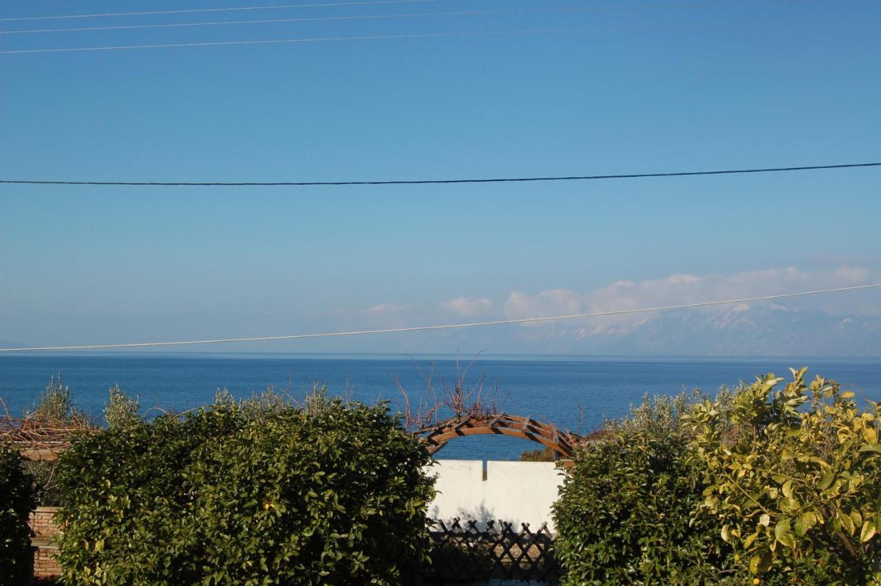 Villa sul Mare Chalkís Esterno foto
